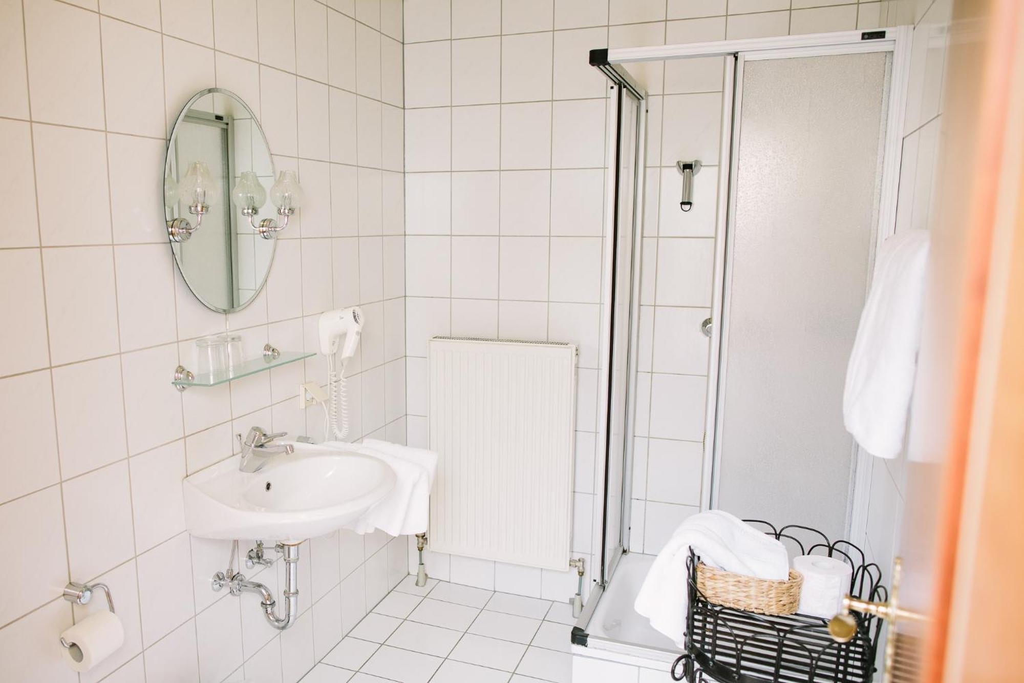 Hotel Jungbraeu Абенсберг Екстериор снимка